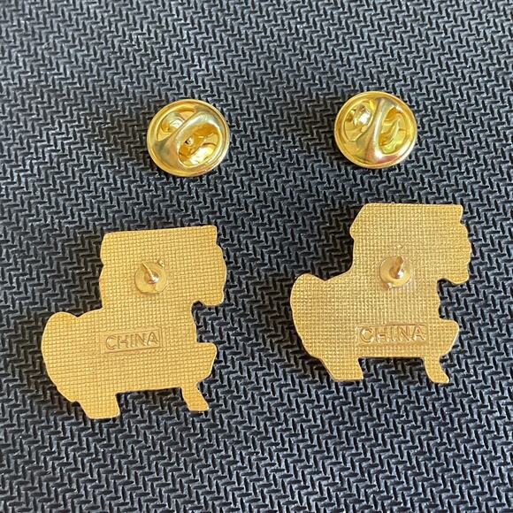Sahib Shrine Circus Mom and Dad Pin 1995 Collectors Pins with Backs Great Cond. - Picture 6 of 6